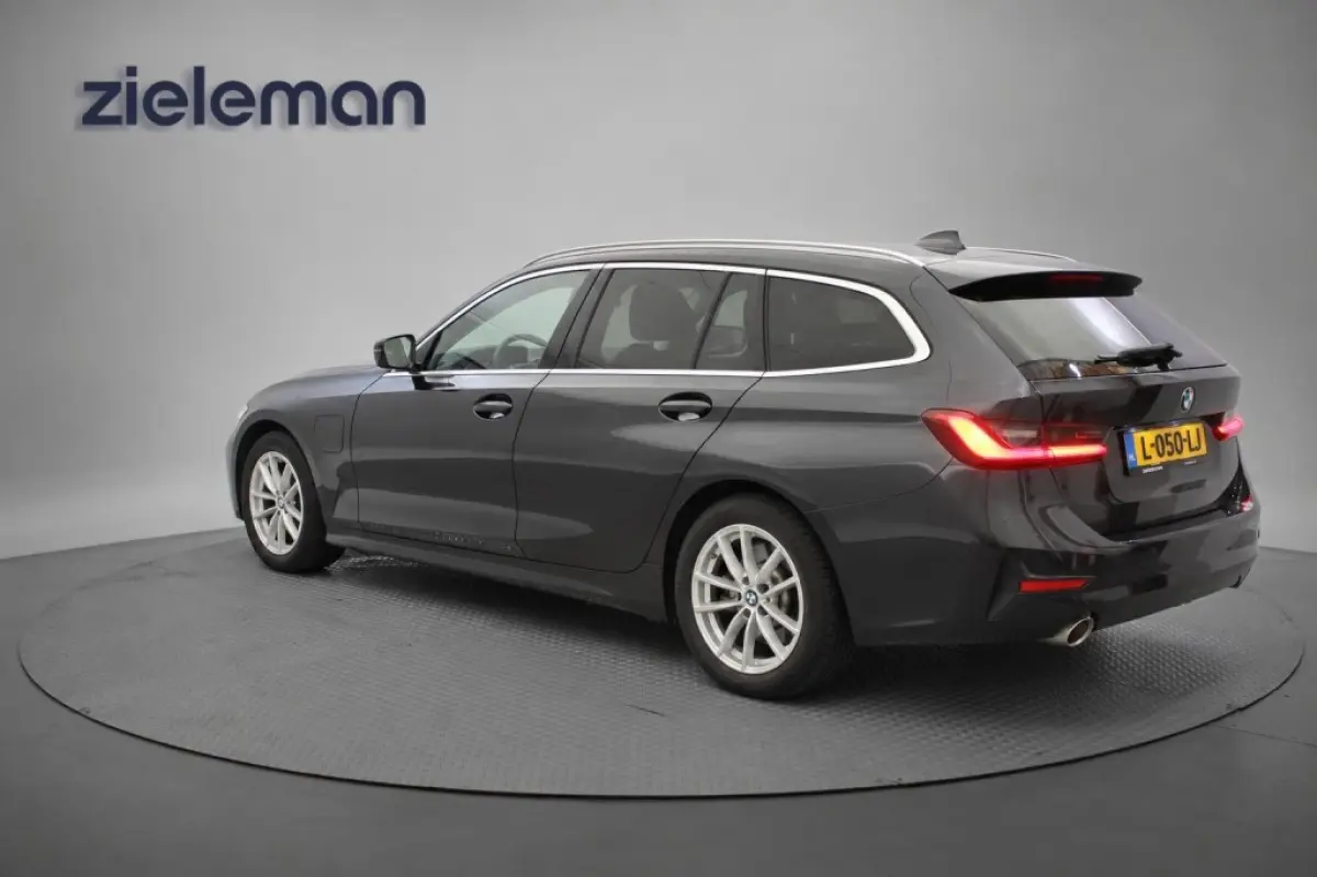 320e Business Edition Plus - Carplay, Leer, Stoelverw. Afn. Trekhaak