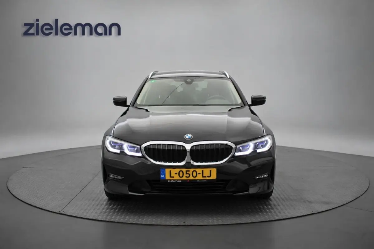 320e Business Edition Plus - Carplay, Leer, Stoelverw. Afn. Trekhaak