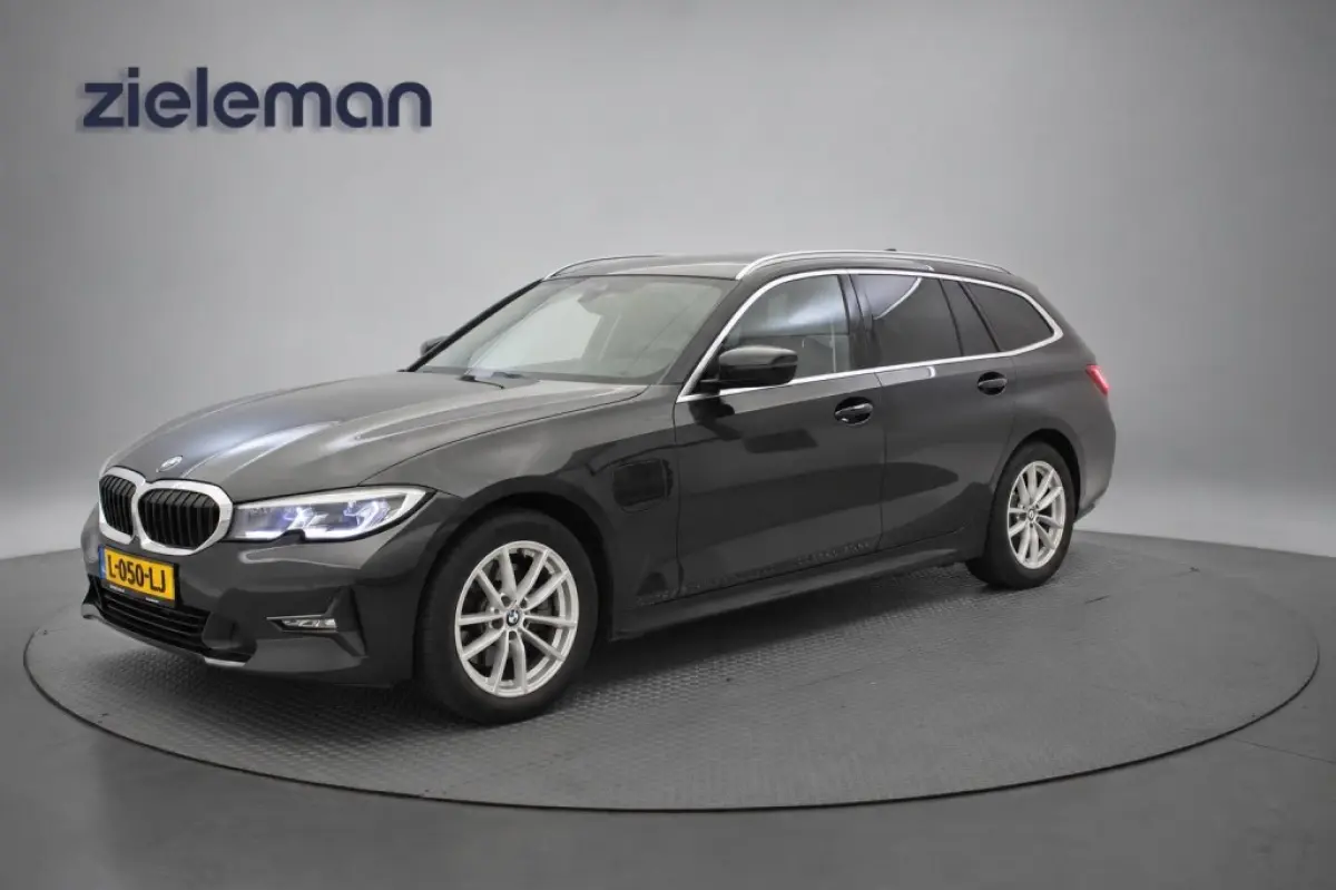 320e Business Edition Plus - Carplay, Leer, Stoelverw. Afn. Trekhaak
