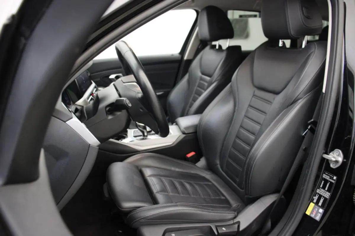320e Business Edition Plus - Carplay, Leer, Stoelverw. Afn. Trekhaak