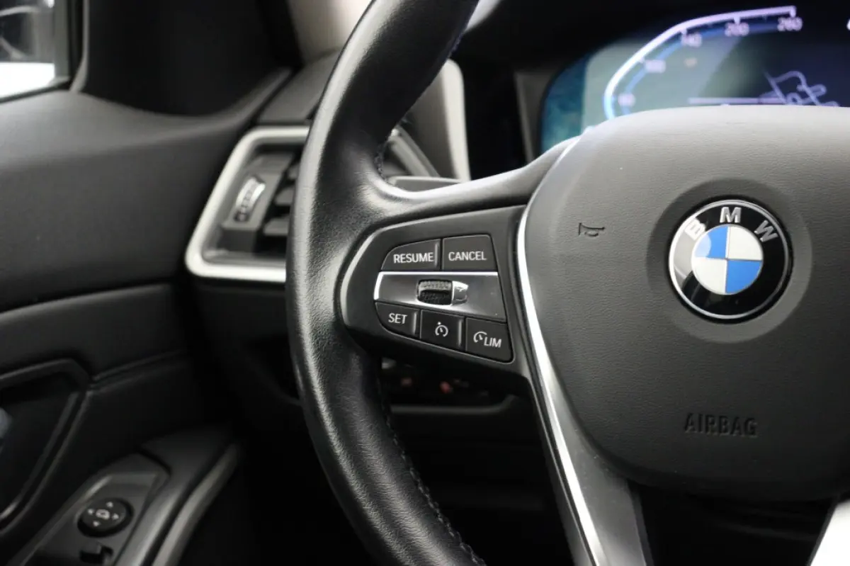 320e Business Edition Plus - Carplay, Leer, Stoelverw. Afn. Trekhaak