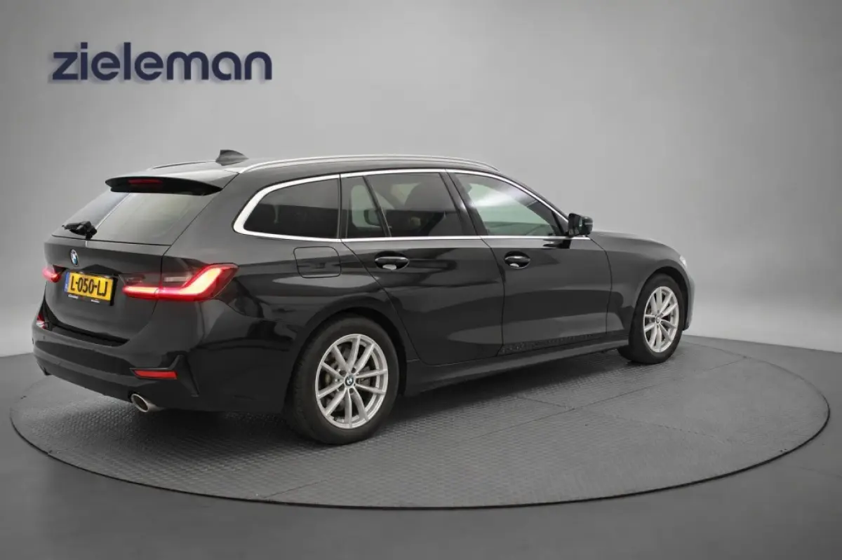 320e Business Edition Plus - Carplay, Leer, Stoelverw. Afn. Trekhaak