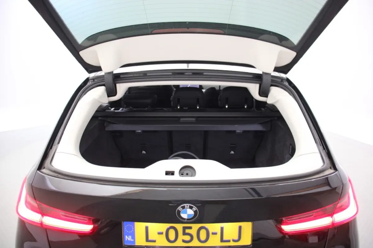 320e Business Edition Plus - Carplay, Leer, Stoelverw. Afn. Trekhaak