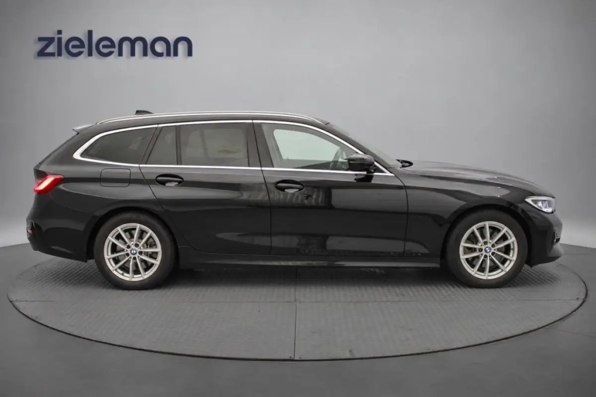 320e Business Edition Plus - Carplay, Leer, Stoelverw. Afn. Trekhaak