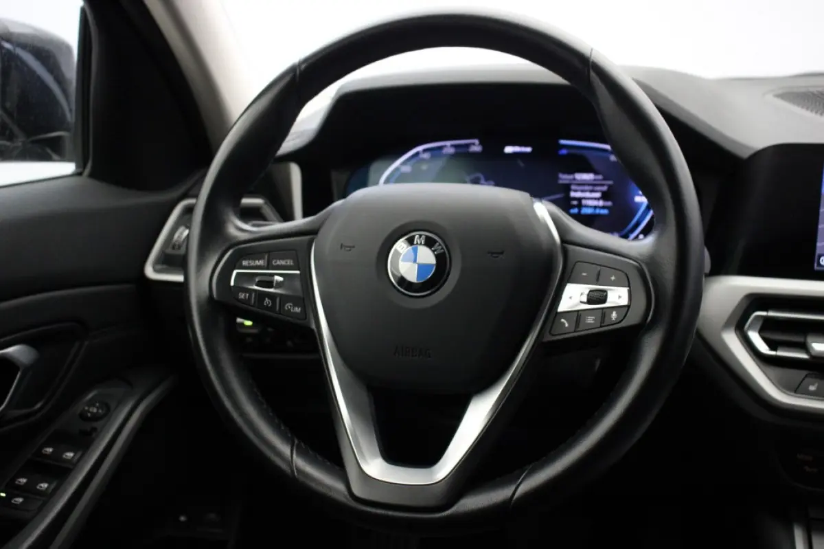 320e Business Edition Plus - Carplay, Leer, Stoelverw. Afn. Trekhaak