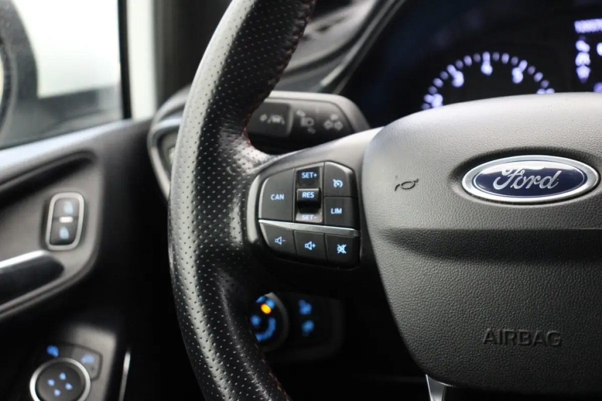 1.0 EcoBoost ST-Line - Carplay, Navi, Cruise