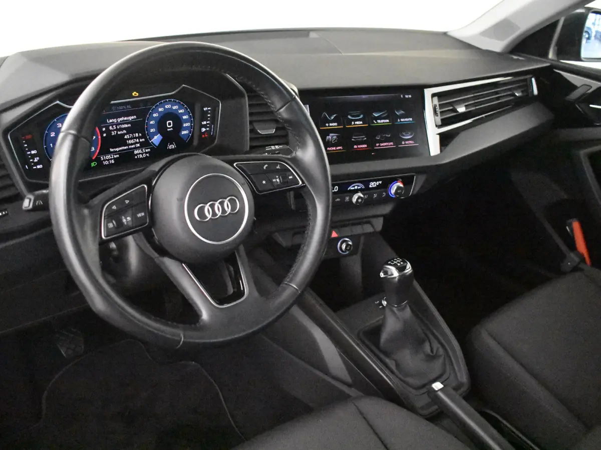 25 TFSI Epic l Digital Dash l Apple carplay Android auto | Navigatie | Cruise control | Climate control | Rijstrooksensoren | 17"LMV