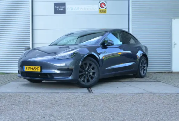 Standard RWD Plus 60 kWh LFP accu, Warmtepomp, AutoPilot3.0