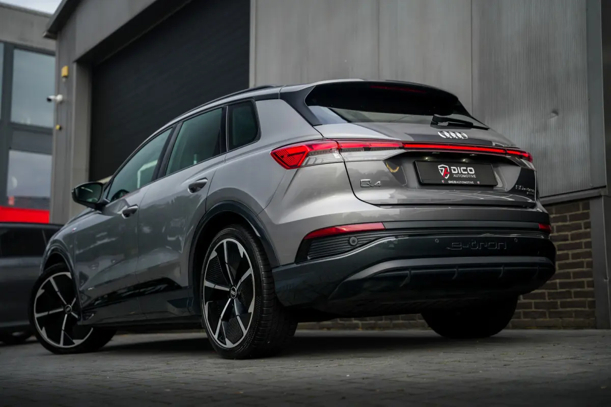 50 Quattro 299 pk S-Edition 77 kWh /Pano-Dak /Head-Up/ Matrix LED/ ACC/ Leder/ Memory/ Keyless/ Trekhaak/ Camera/ Ambient/ 21'' LMV