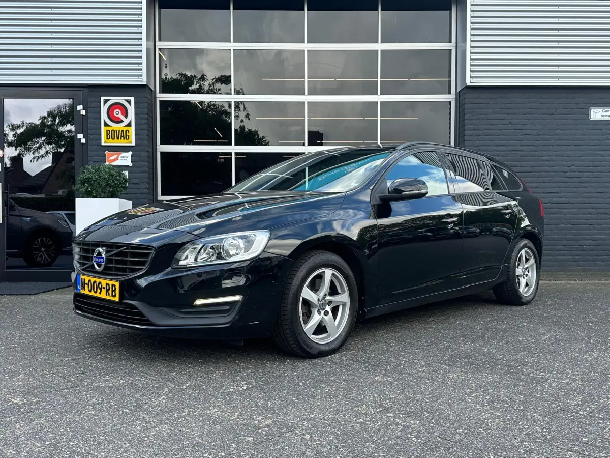 2.0 T3 Kinetic, Airco, Bluetooth, Cruise, Trekhaak, Radio, Stuur/ Stoelverwarming
