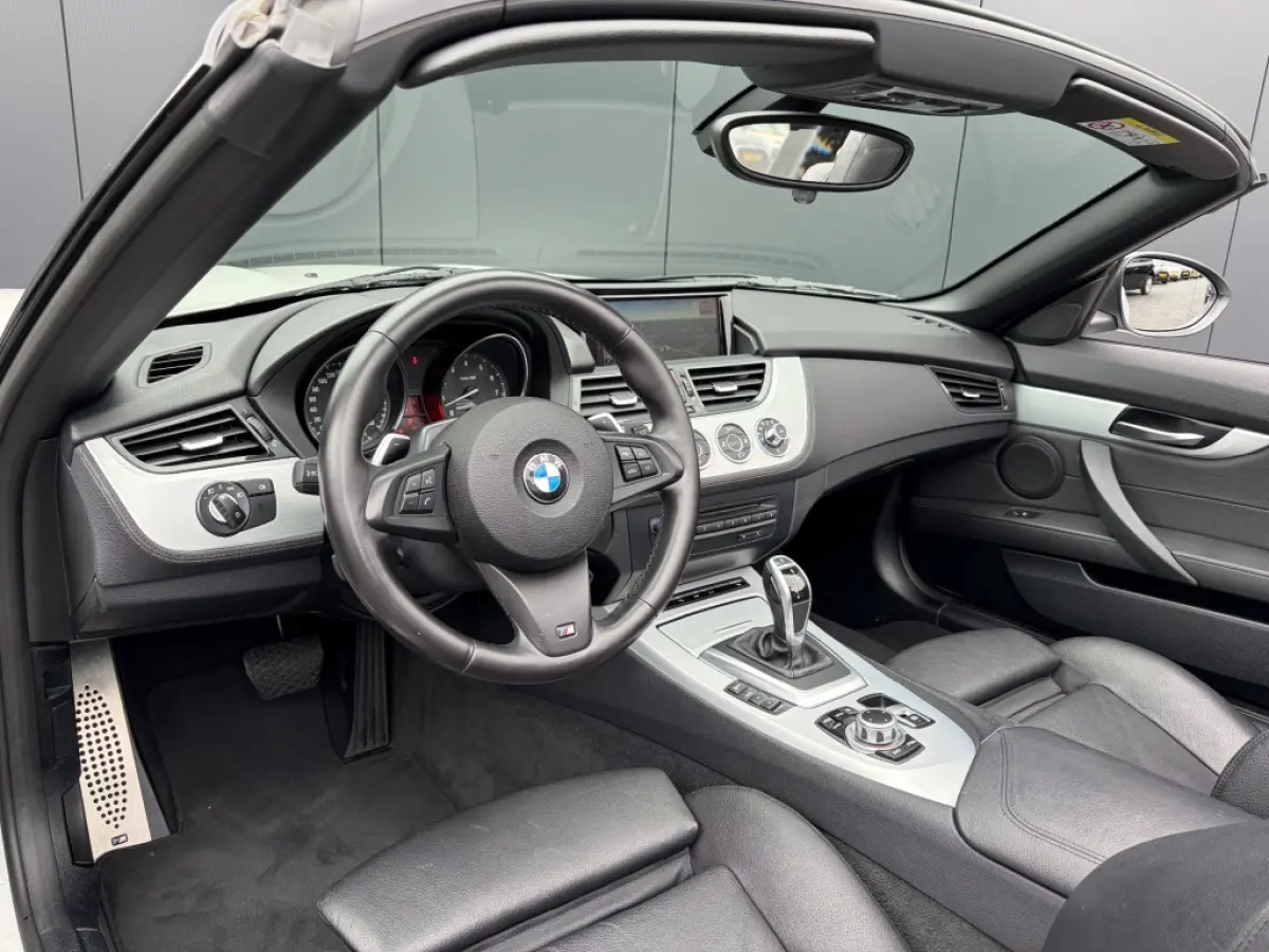 sDrive18i Aut. M Sport Leder Navi Xenon Cruise PDC 19inch NL-auto