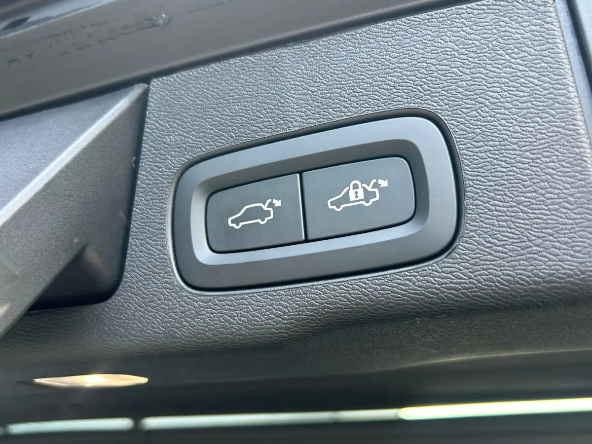 2.0 T8 Plug-in hybrid AWD Ultra Dark | Facelift | Polestar Optimisation | Luchtvering | Bowers&Wilkins | HUD |