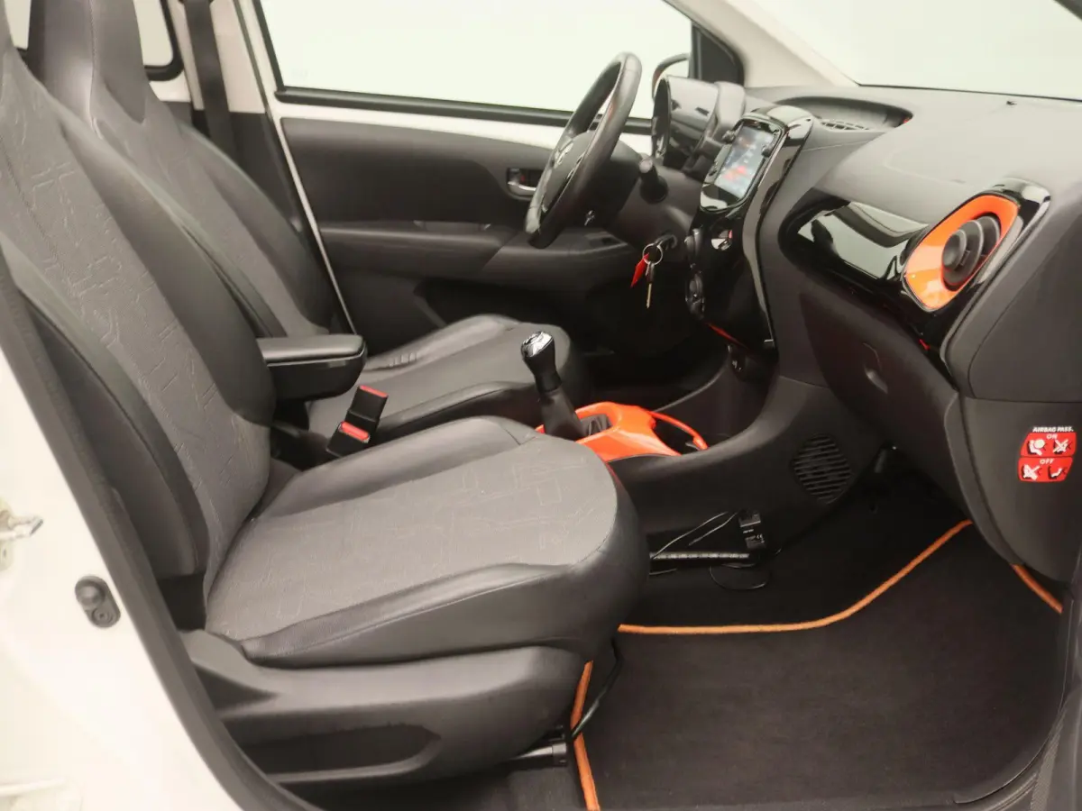 1.0 VVT-i x-otic | Airco | Apple Carplay/Android Auto | Camera | Cabrio!
