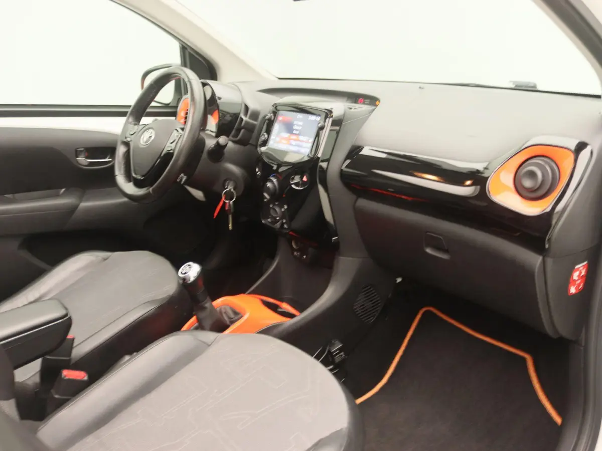 1.0 VVT-i x-otic | Airco | Apple Carplay/Android Auto | Camera | Cabrio!