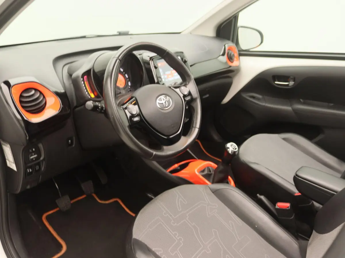 1.0 VVT-i x-otic | Airco | Apple Carplay/Android Auto | Camera | Cabrio!