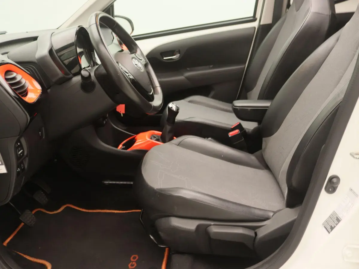 1.0 VVT-i x-otic | Airco | Apple Carplay/Android Auto | Camera | Cabrio!