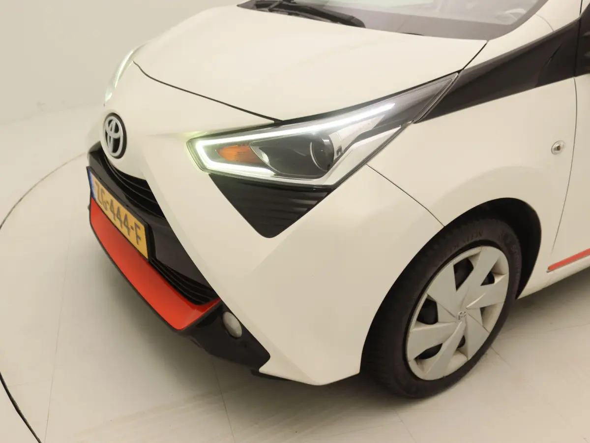 1.0 VVT-i x-otic | Airco | Apple Carplay/Android Auto | Camera | Cabrio!
