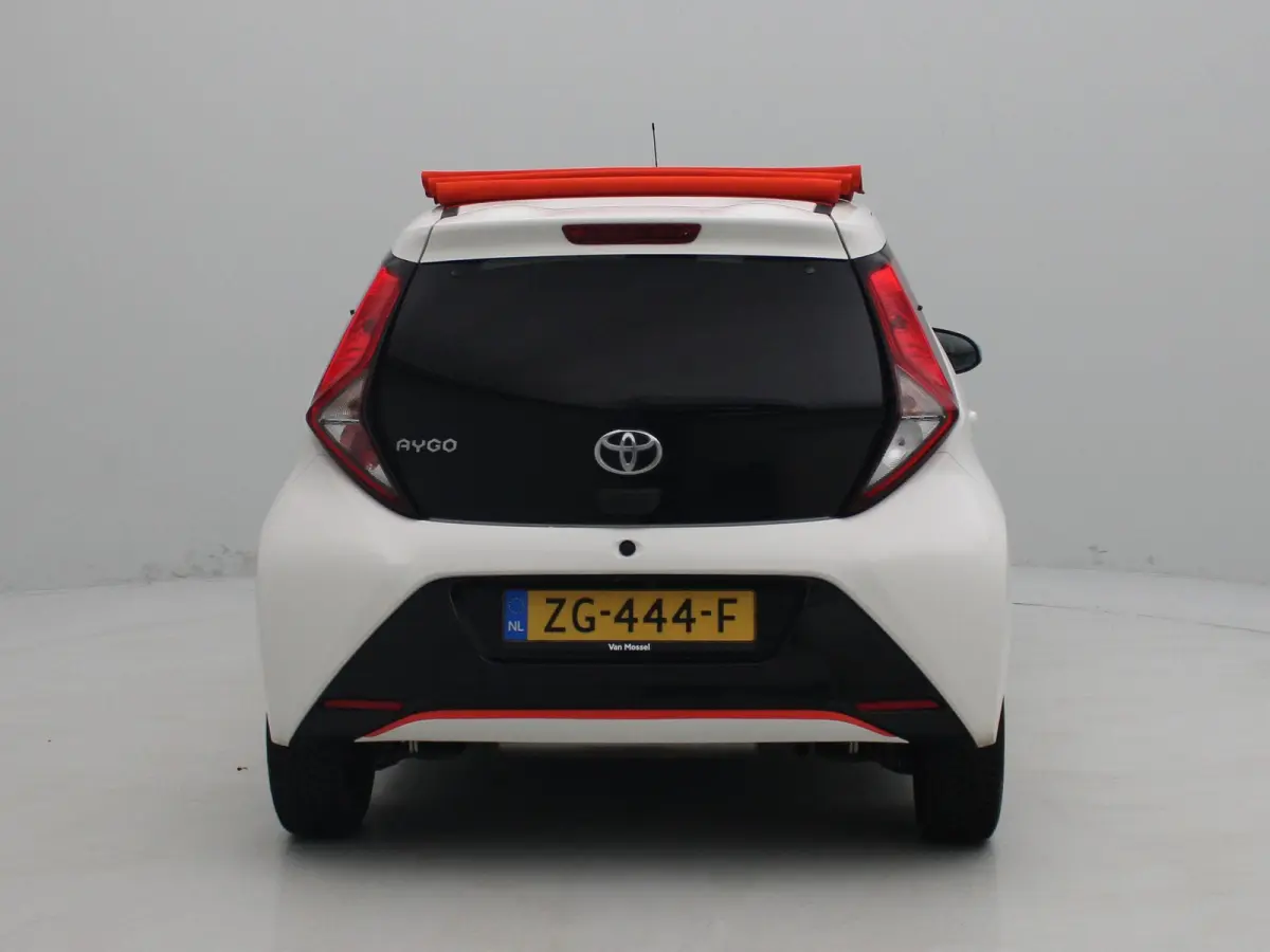 1.0 VVT-i x-otic | Airco | Apple Carplay/Android Auto | Camera | Cabrio!