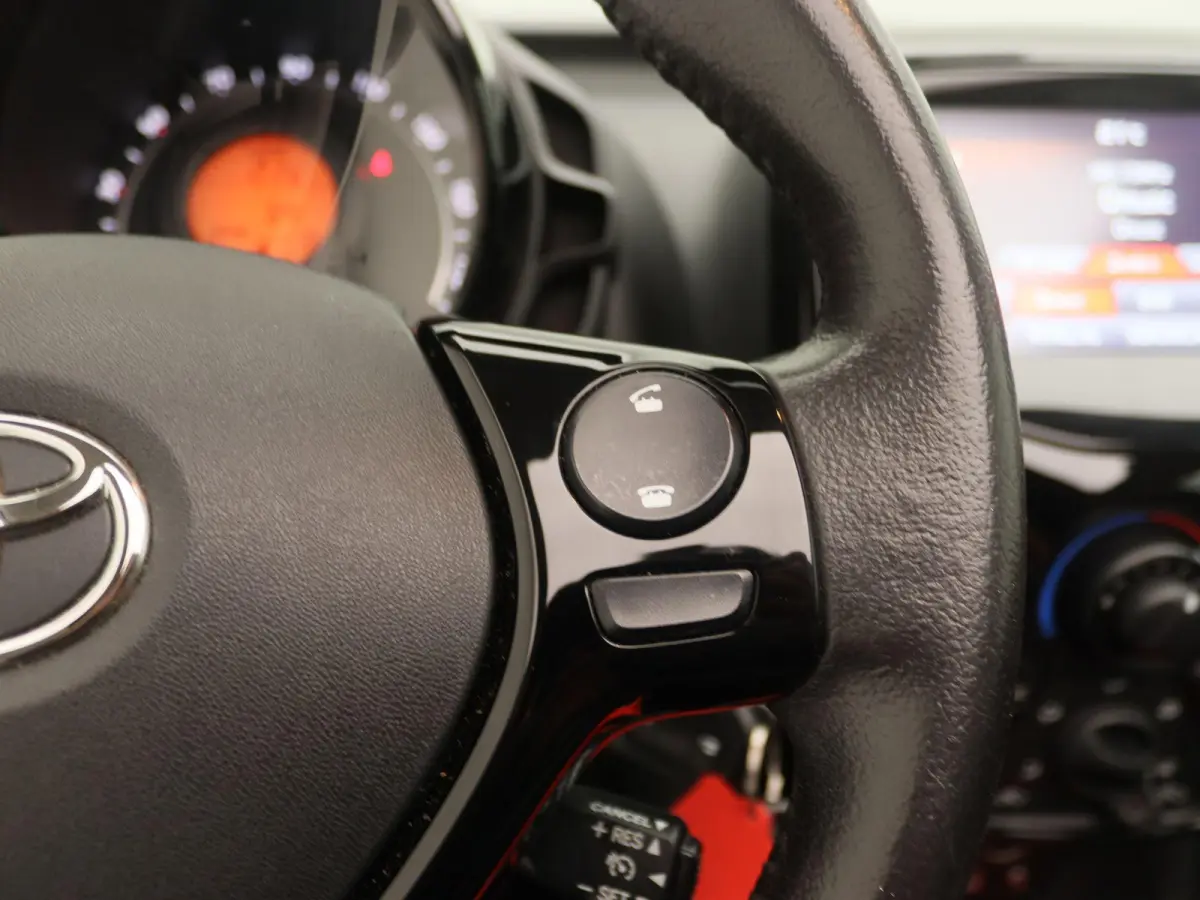1.0 VVT-i x-otic | Airco | Apple Carplay/Android Auto | Camera | Cabrio!