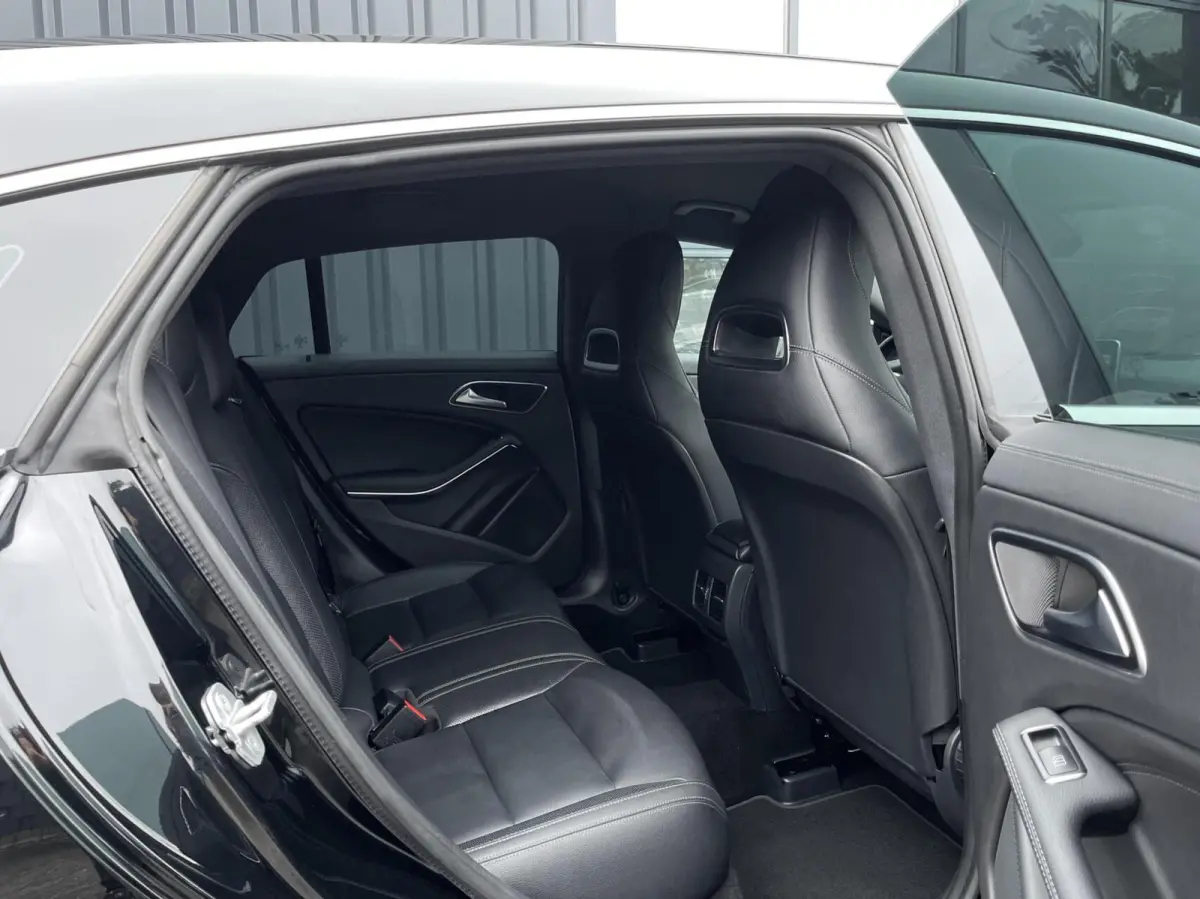 250 CARPLAY|CAMERA|TREKHAAK|NAPPA-LEER|NAVIGATIE|CRUISE CONTROL|STOELVERWARMING