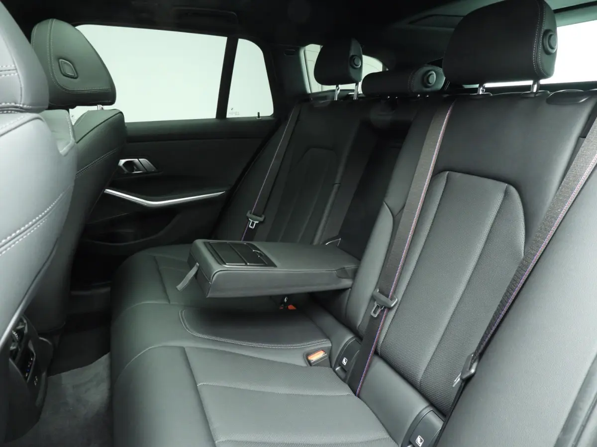 M340i xDrive | M-Sportpakket | LED | HUD | Active cruise | Panoramadak | Elektr. zetels | DAB | Harman-kardon sound | Alu 19 inch