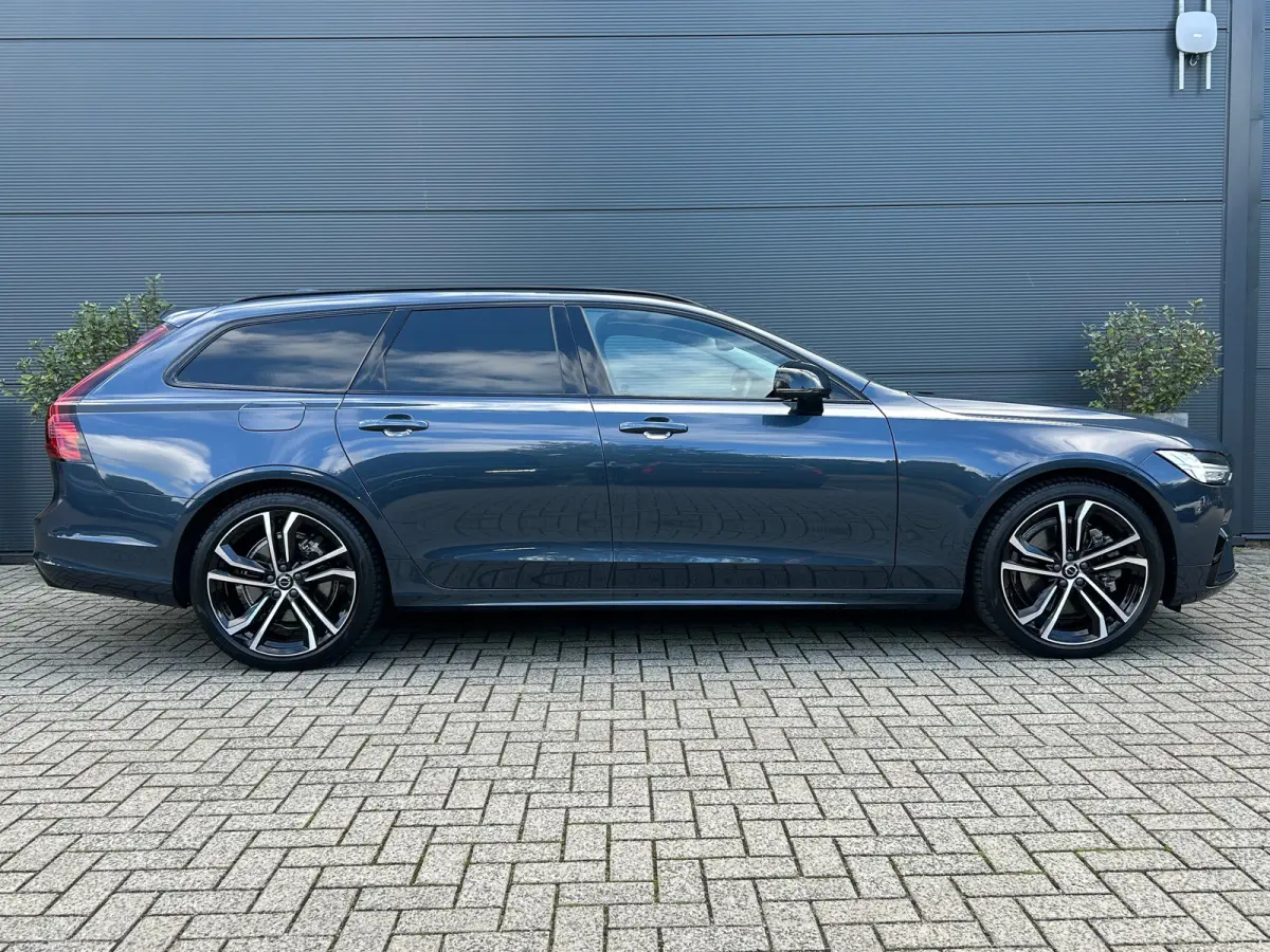 2.0 T8 Plug-in hybrid AWD Ultra Dark | Luchtvering | Heico V-max | Polestar Optimisation | SoH 98% | Trekhaak | HUD |