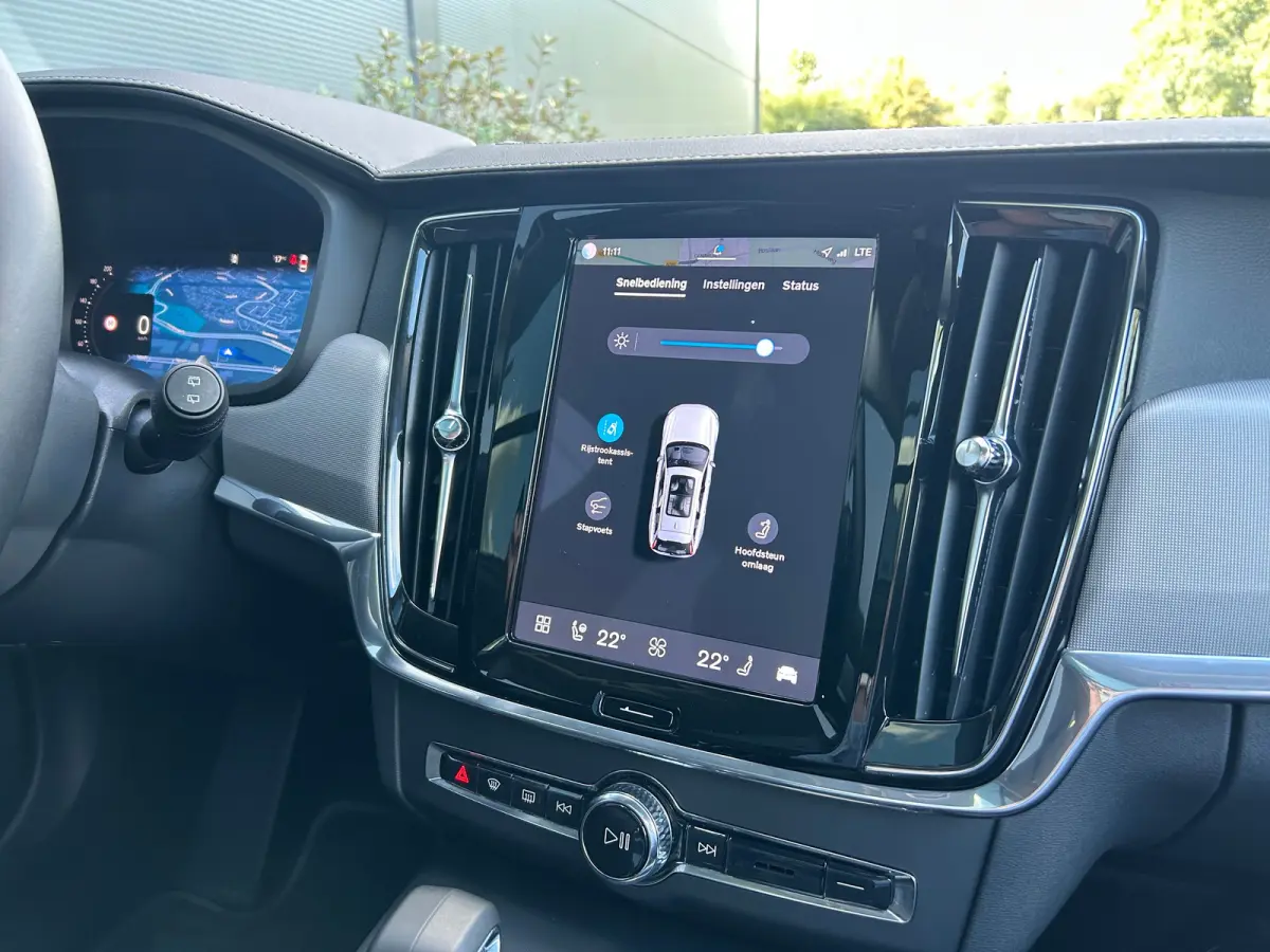 2.0 T8 Plug-in hybrid AWD Ultra Dark | Luchtvering | SoH 98% | Heico V-max | Polestar Optimisation | Trekhaak | HUD |