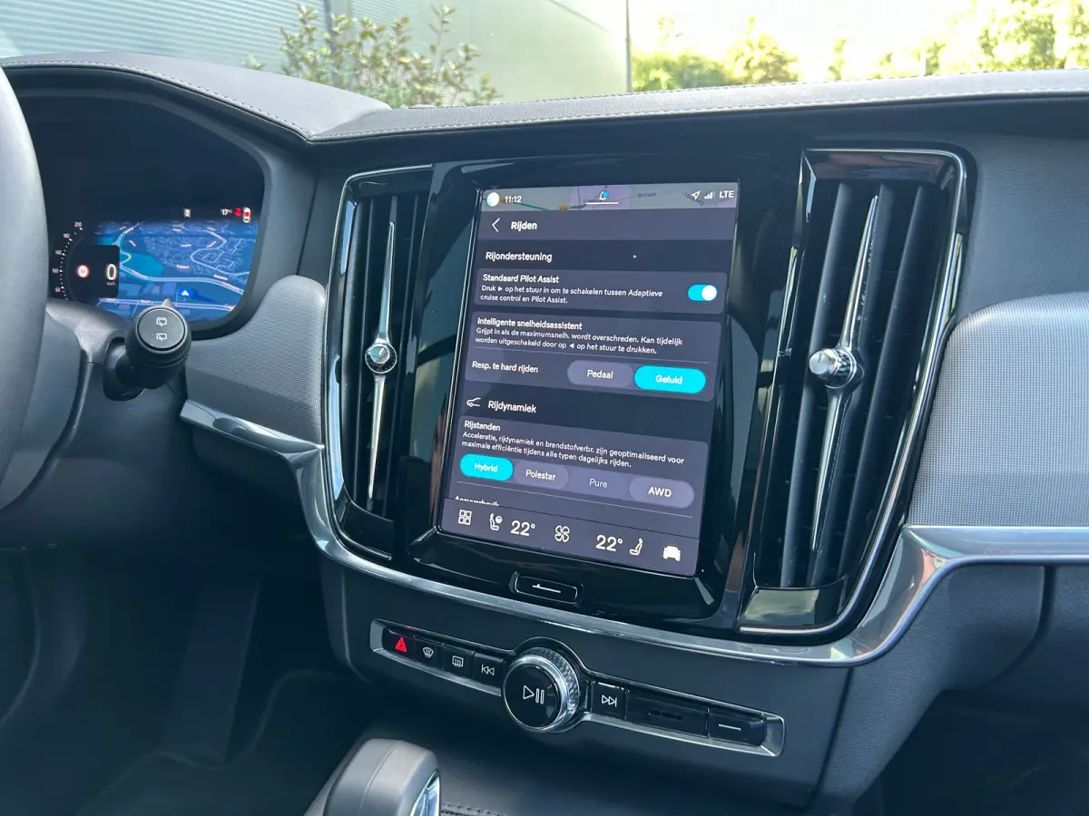 2.0 T8 Plug-in hybrid AWD Ultra Dark | Luchtvering | SoH 98% | Heico V-max | Polestar Optimisation | Trekhaak | HUD |