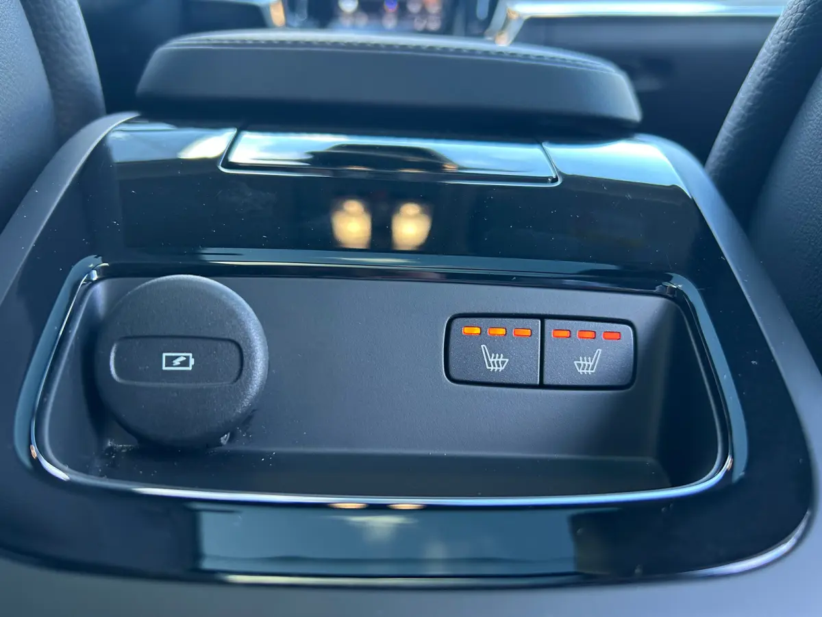 2.0 T8 Plug-in hybrid AWD Ultra Dark | Luchtvering | SoH 98% | Heico V-max | Polestar Optimisation | Trekhaak | HUD |