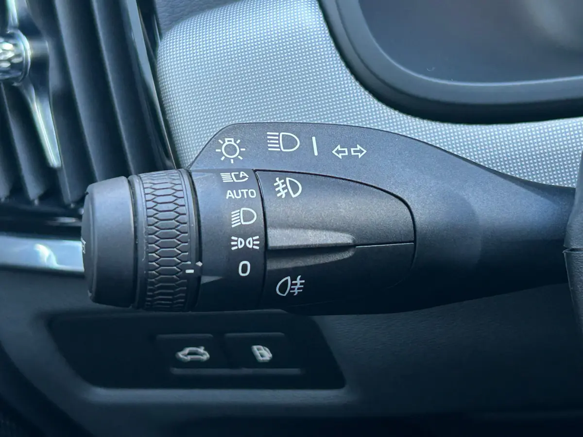 2.0 T8 Plug-in hybrid AWD Ultra Dark | Luchtvering | SoH 98% | Heico V-max | Polestar Optimisation | Trekhaak | HUD |