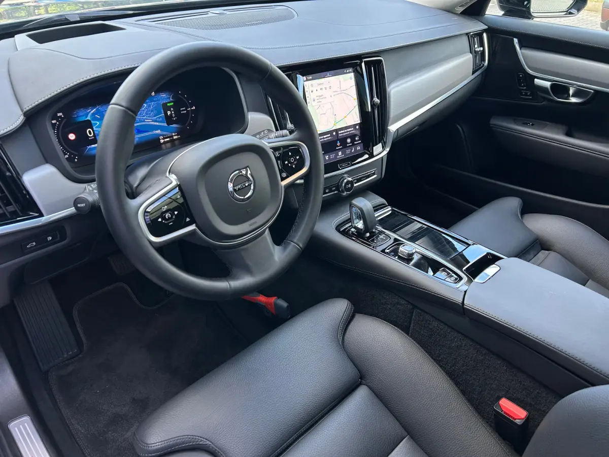 2.0 T8 Plug-in hybrid AWD Ultra Dark | Luchtvering | Heico V-max | Polestar Optimisation | SoH 98% | Trekhaak | HUD |