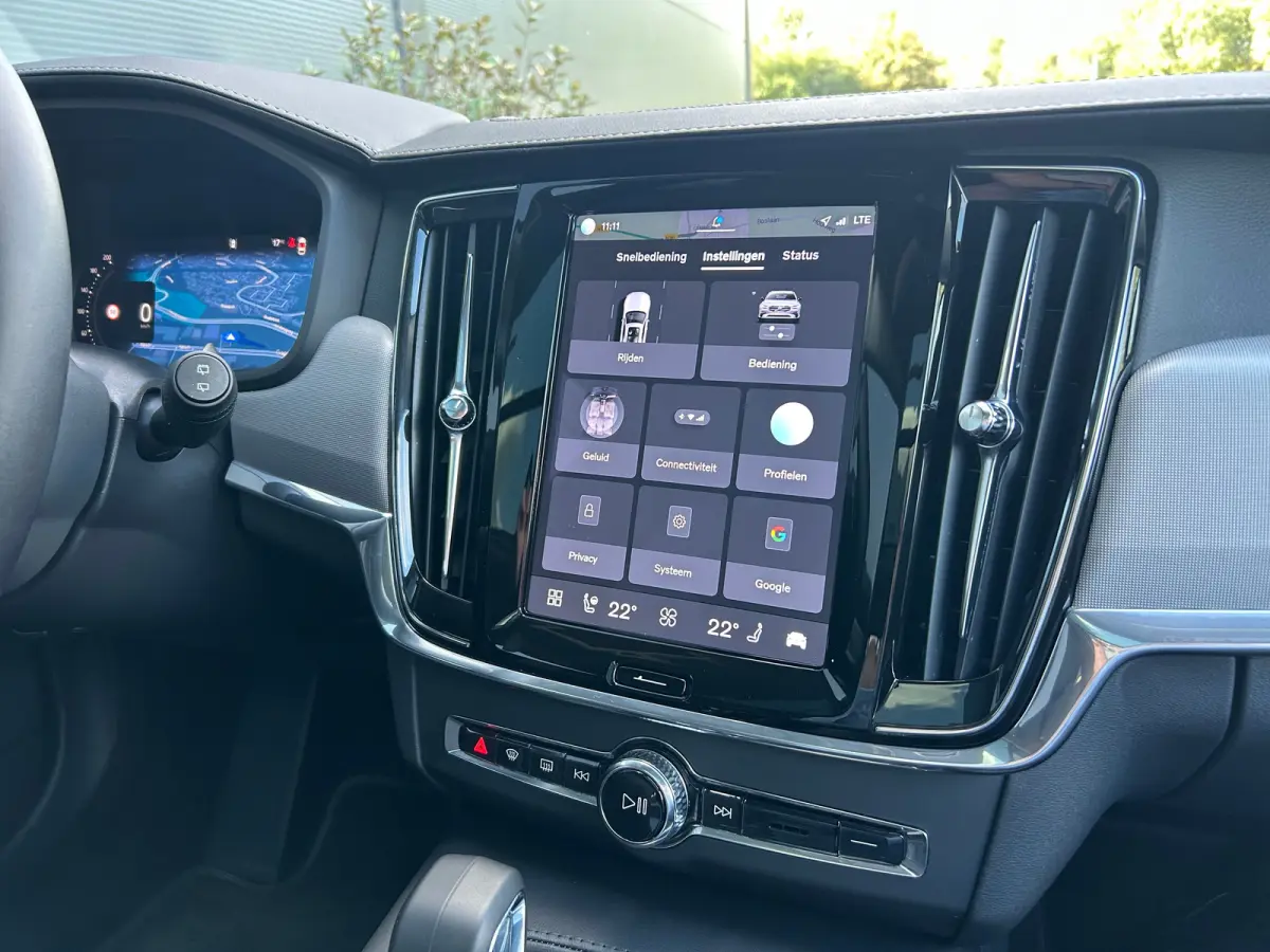2.0 T8 Plug-in hybrid AWD Ultra Dark | Luchtvering | SoH 98% | Heico V-max | Polestar Optimisation | Trekhaak | HUD |