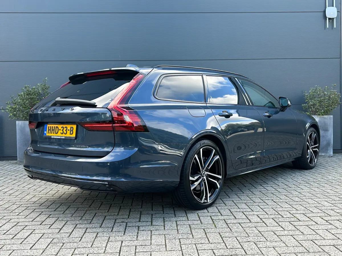 2.0 T8 Plug-in hybrid AWD Ultra Dark | Luchtvering | Heico V-max | Polestar Optimisation | SoH 98% | Trekhaak | HUD |