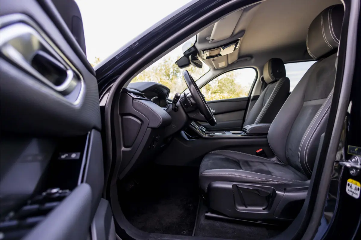 2.0 P250 Turbo AWD SE
