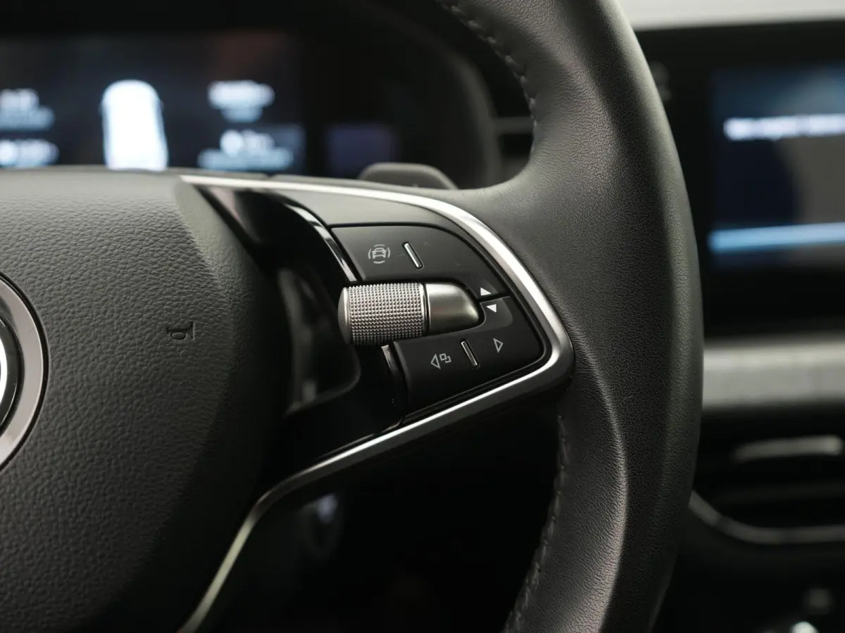 1.0 TSI Selection | Automaat | Trekhaak | Virtual Cockpit met 10" kleurenscherm |  Climatronic | Rijstrooksensor met correctie | 12 Maanden BOVAG Garantie |