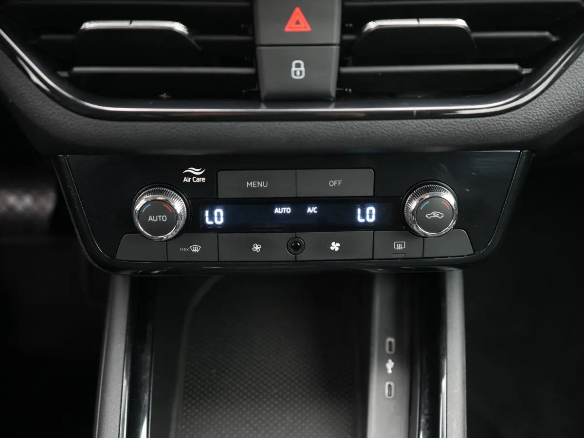 1.0 TSI Selection | Automaat | Trekhaak | Virtual Cockpit met 10" kleurenscherm |  Climatronic | Rijstrooksensor met correctie | 12 Maanden BOVAG Garantie |