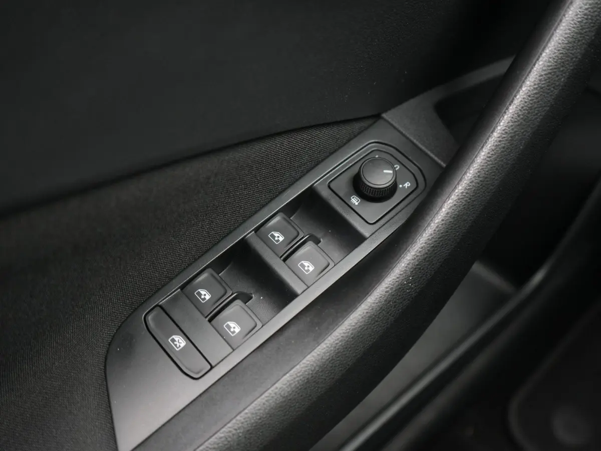1.0 TSI Selection | Automaat | Trekhaak | Virtual Cockpit met 10" kleurenscherm |  Climatronic | Rijstrooksensor met correctie | 12 Maanden BOVAG Garantie |