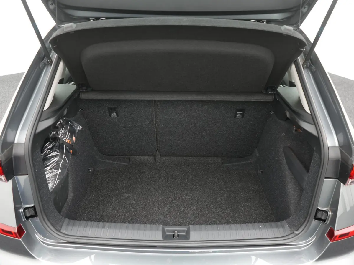 1.0 TSI Selection | Automaat | Trekhaak | Virtual Cockpit met 10" kleurenscherm |  Climatronic | Rijstrooksensor met correctie | 12 Maanden BOVAG Garantie |