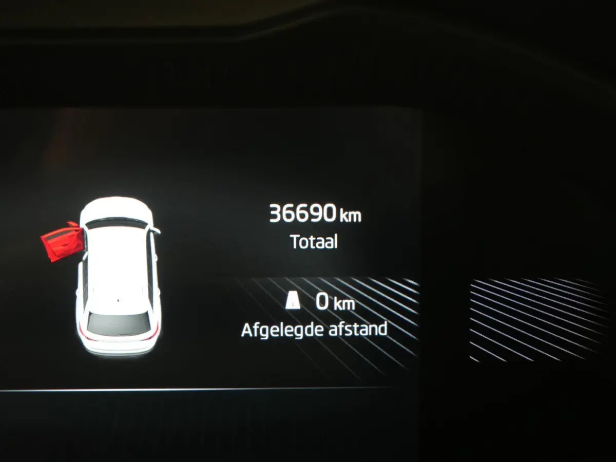 1.0 TSI Selection | Automaat | Trekhaak | Virtual Cockpit met 10" kleurenscherm |  Climatronic | Rijstrooksensor met correctie | 12 Maanden BOVAG Garantie |