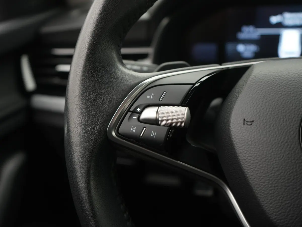 1.0 TSI Selection | Automaat | Trekhaak | Virtual Cockpit met 10" kleurenscherm |  Climatronic | Rijstrooksensor met correctie | 12 Maanden BOVAG Garantie |