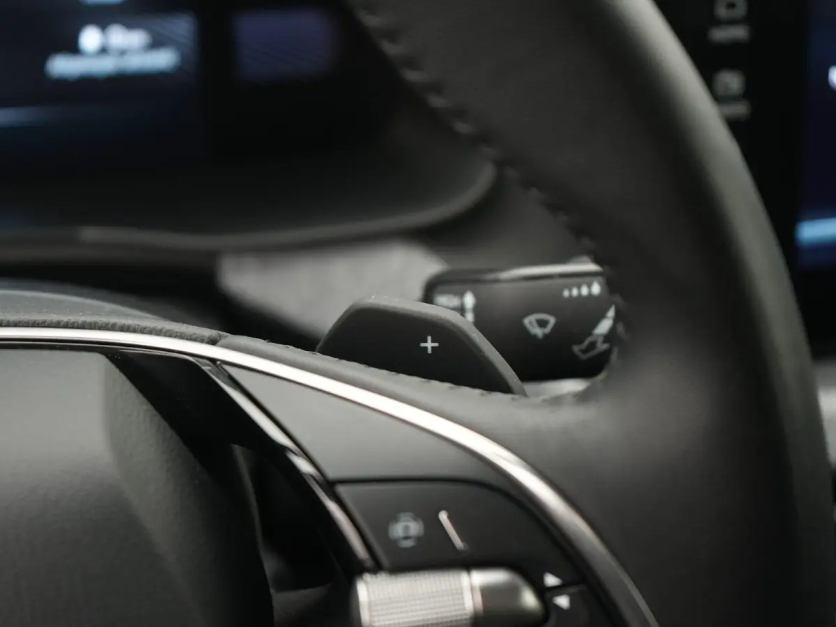 1.0 TSI Selection | Automaat | Trekhaak | Virtual Cockpit met 10" kleurenscherm |  Climatronic | Rijstrooksensor met correctie | 12 Maanden BOVAG Garantie |