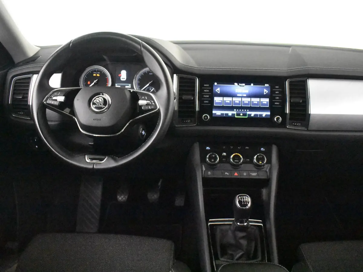 1.5 TSI Business Edition 150PK | Trekhaak uitklapbaar | Achteruitrijcamera | Navi | App connect | Parkeersensoren | DAB | LED | 18"LMV