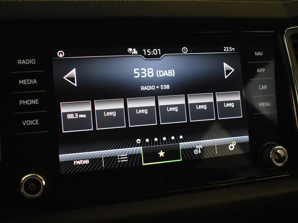 1.5 TSI Business Edition 150PK | Trekhaak uitklapbaar | Achteruitrijcamera | Navi | App connect | Parkeersensoren | DAB | LED | 18"LMV