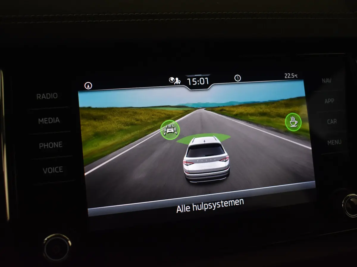 1.5 TSI Business Edition 150PK | Trekhaak uitklapbaar | Achteruitrijcamera | Navi | App connect | Parkeersensoren | DAB | LED | 18"LMV