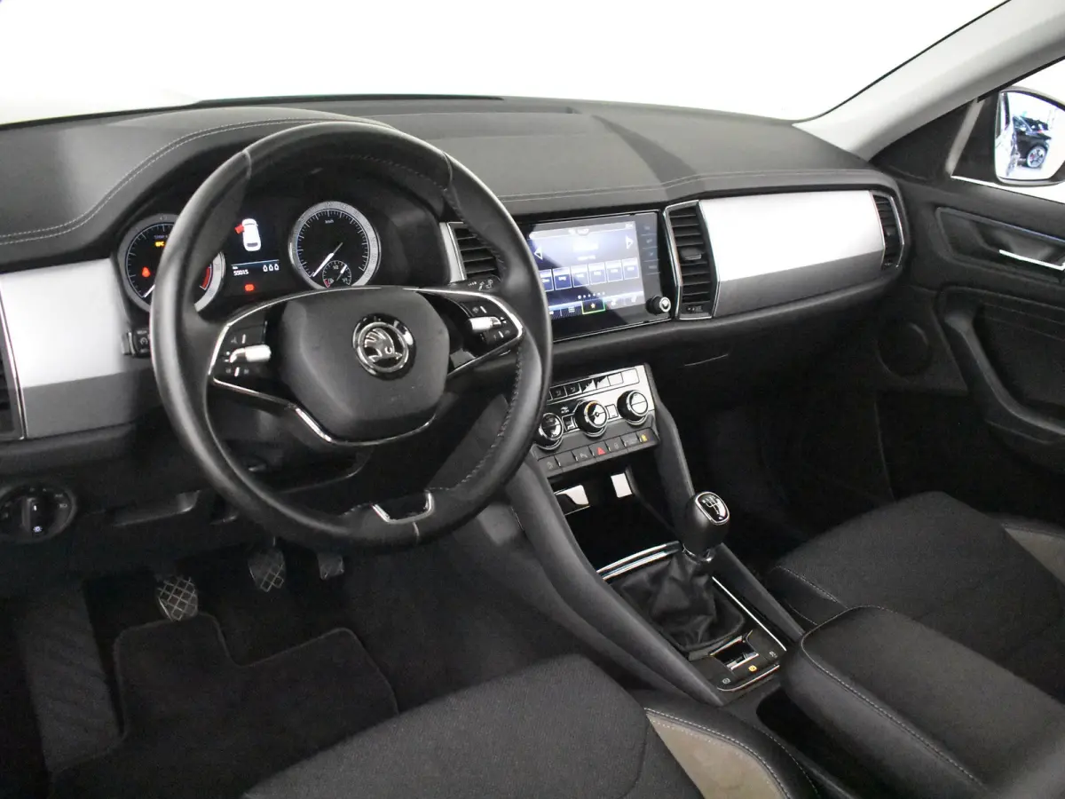 1.5 TSI Business Edition 150PK | Trekhaak uitklapbaar | Achteruitrijcamera | Navi | App connect | Parkeersensoren | DAB | LED | 18"LMV