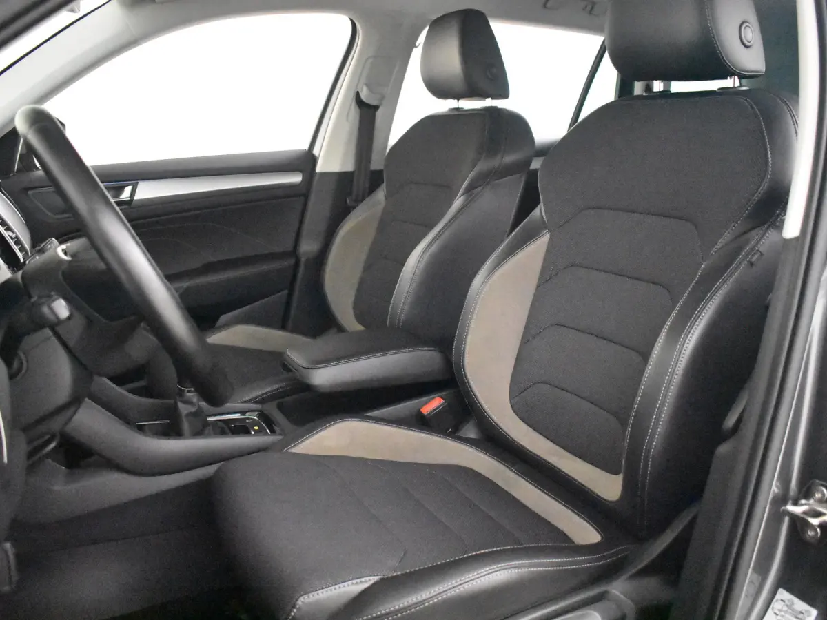 1.5 TSI Business Edition 150PK | Trekhaak uitklapbaar | Achteruitrijcamera | Navi | App connect | Parkeersensoren | DAB | LED | 18"LMV