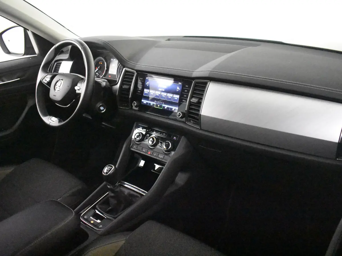 1.5 TSI Business Edition 150PK | Trekhaak uitklapbaar | Achteruitrijcamera | Navi | App connect | Parkeersensoren | DAB | LED | 18"LMV