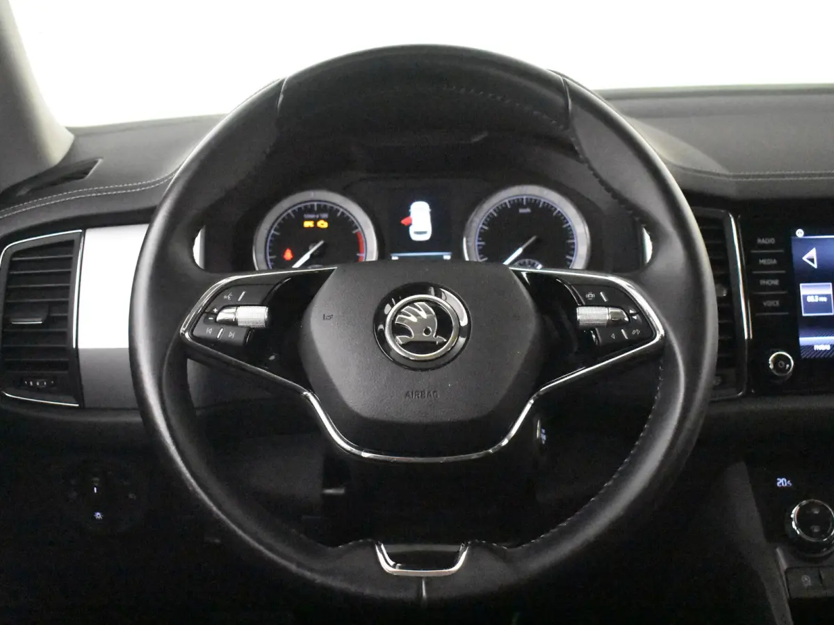 1.5 TSI Business Edition 150PK | Trekhaak uitklapbaar | Achteruitrijcamera | Navi | App connect | Parkeersensoren | DAB | LED | 18"LMV