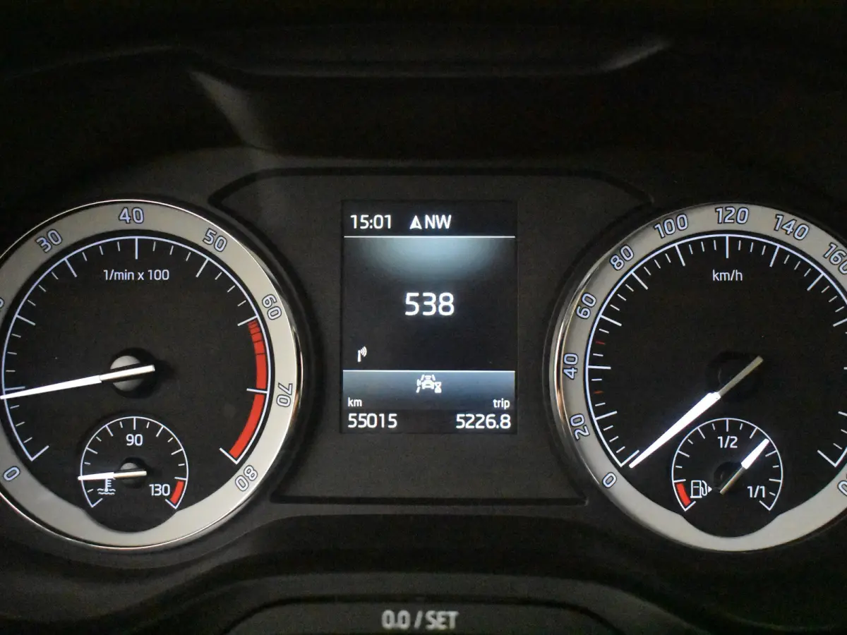 1.5 TSI Business Edition 150PK | Trekhaak uitklapbaar | Achteruitrijcamera | Navi | App connect | Parkeersensoren | DAB | LED | 18"LMV