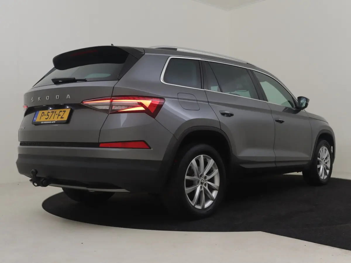 1.5 TSI Business Edition 150PK | Trekhaak uitklapbaar | Achteruitrijcamera | Navi | App connect | Parkeersensoren | DAB | LED | 18"LMV